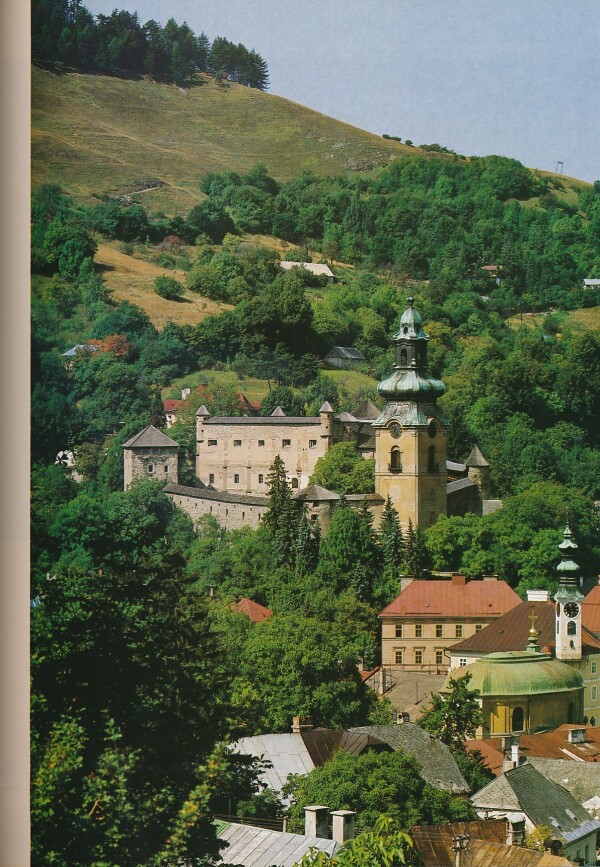 Eva Križanová, Dalibor Kusák: SLOVENSKÉ HRADY, ZÁMKY A KAŠTIELE